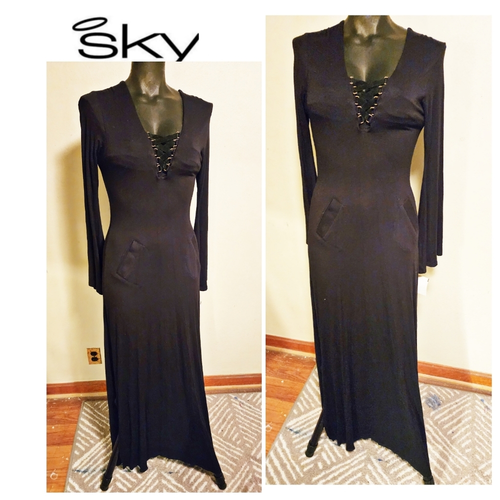 Sky Grommet Detail Maxi Dress.  Pockets.  Deal!  New!